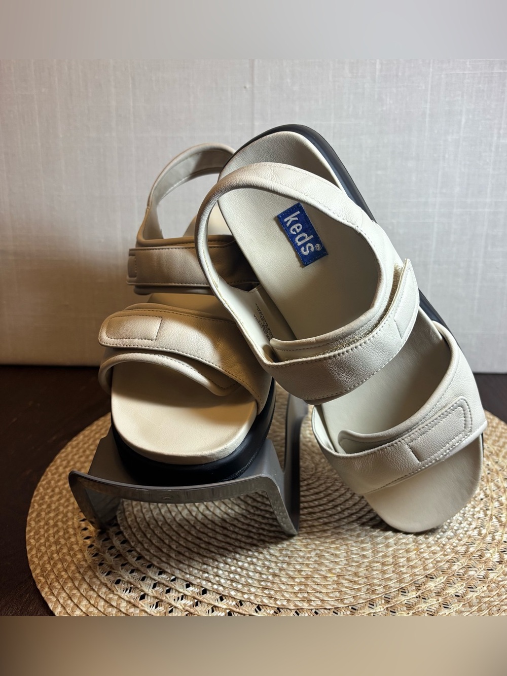 Keds Women’s cream leather multi-strap sandals adjustable closures Sz 8.5